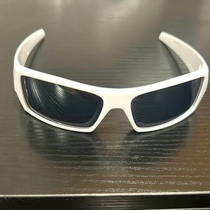 Oakley Sunglasses White in color Gascan